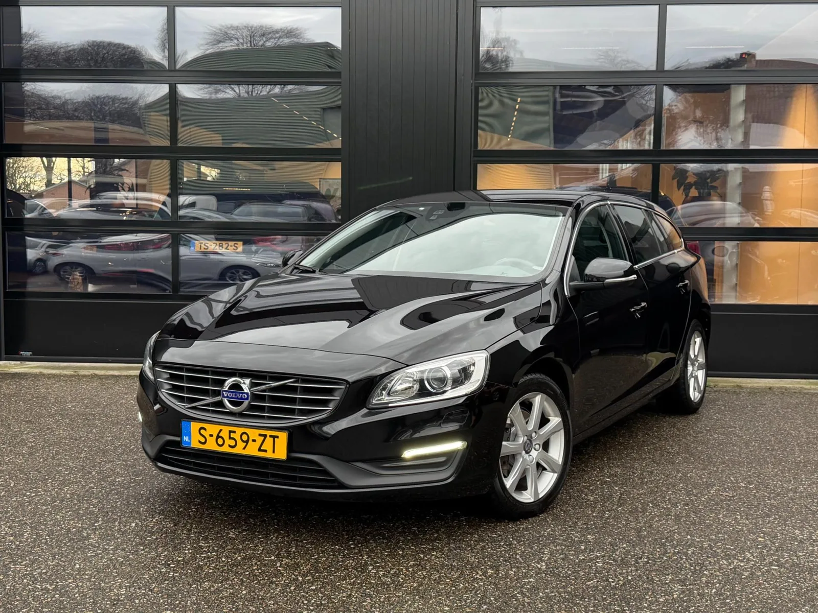 Volvo V60 (2018) — foto 1
