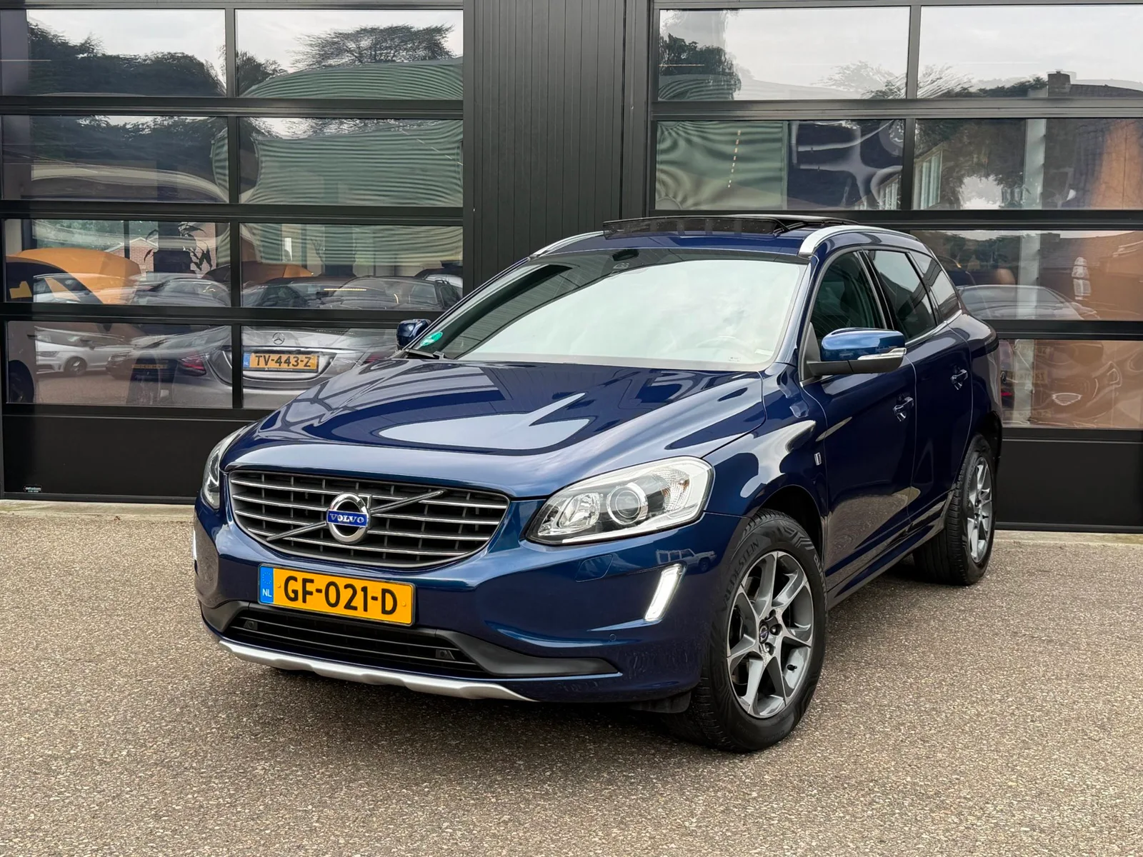 Volvo XC60 (2015) — foto 1