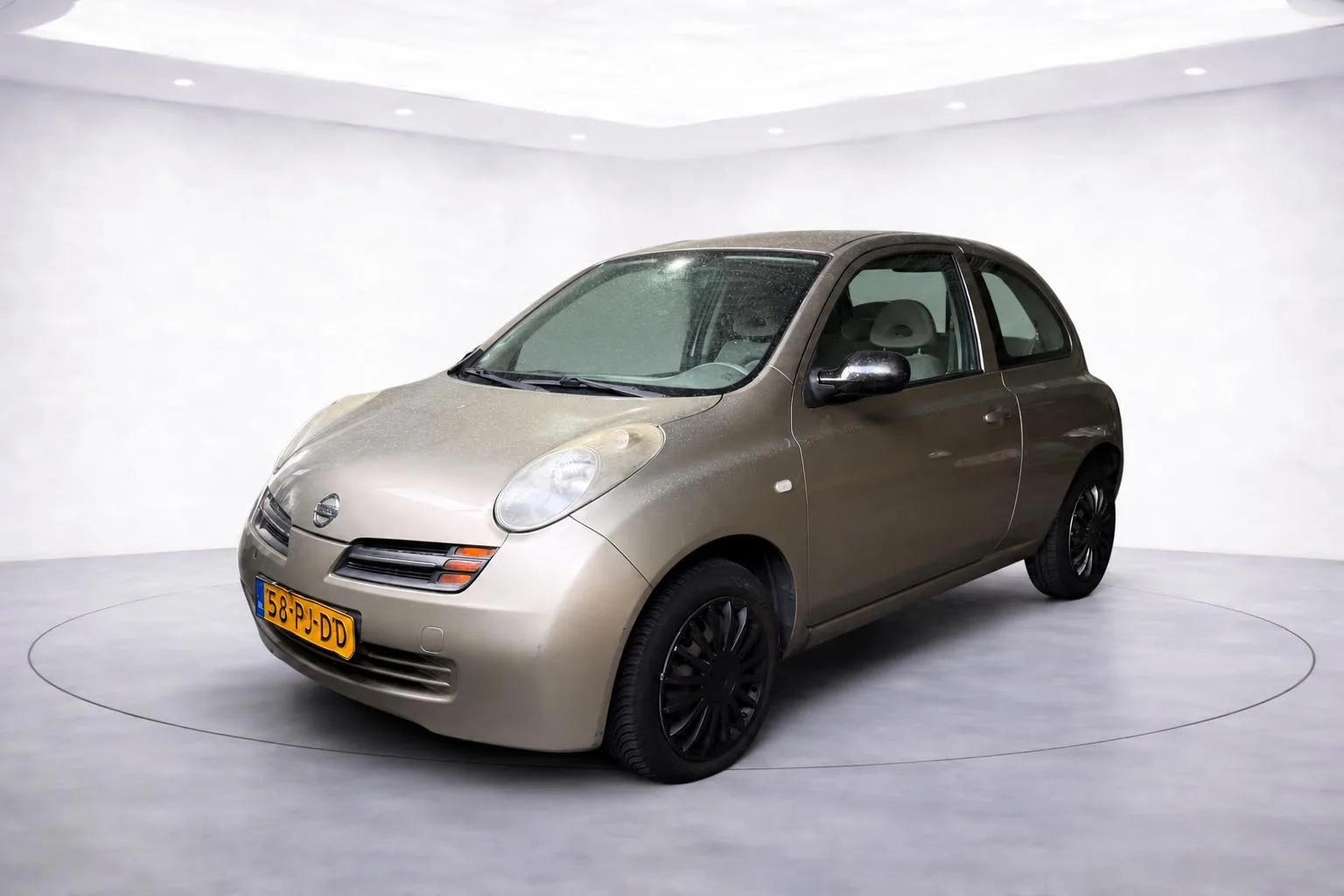 Nissan Micra (2004) — foto 1