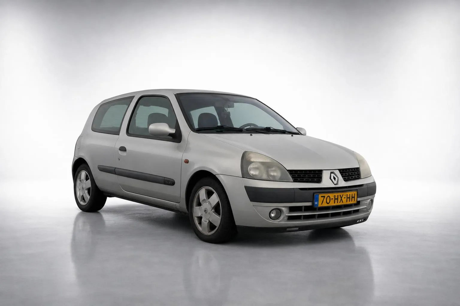 Renault Clio (2002) — foto 1
