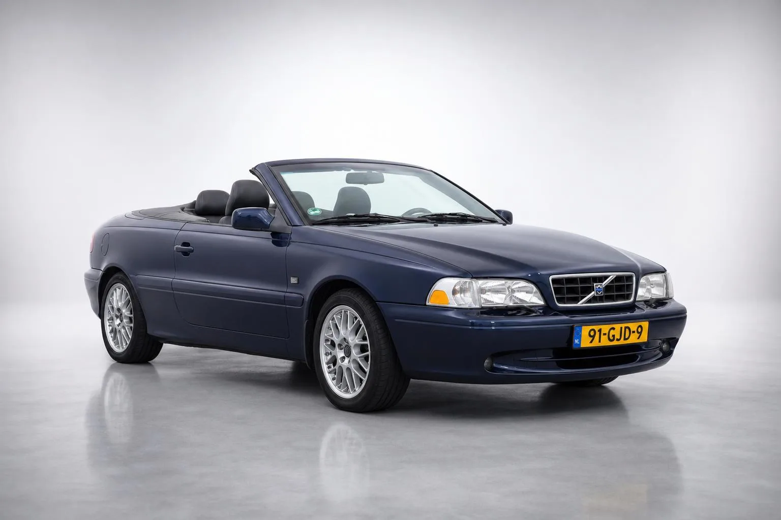 Volvo C70 (2003) — foto 1
