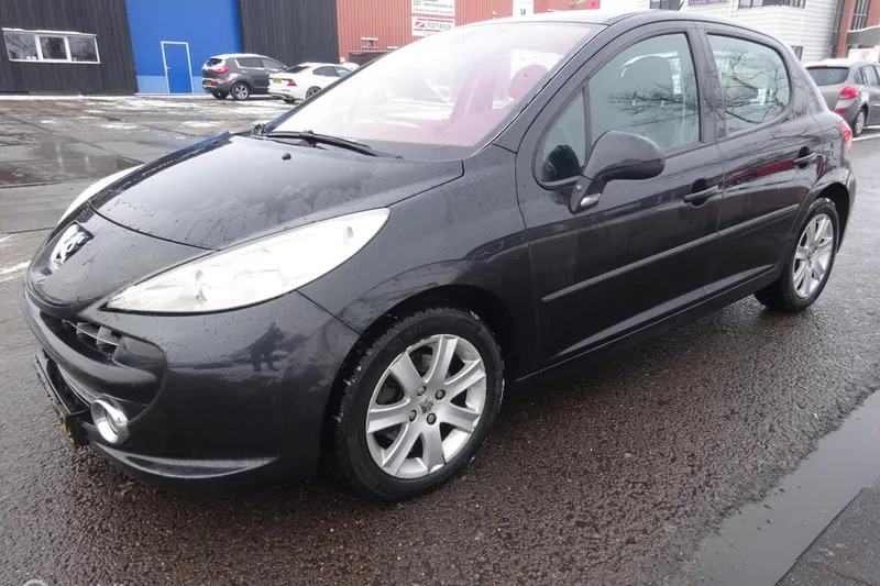 Peugeot 207 (2008)