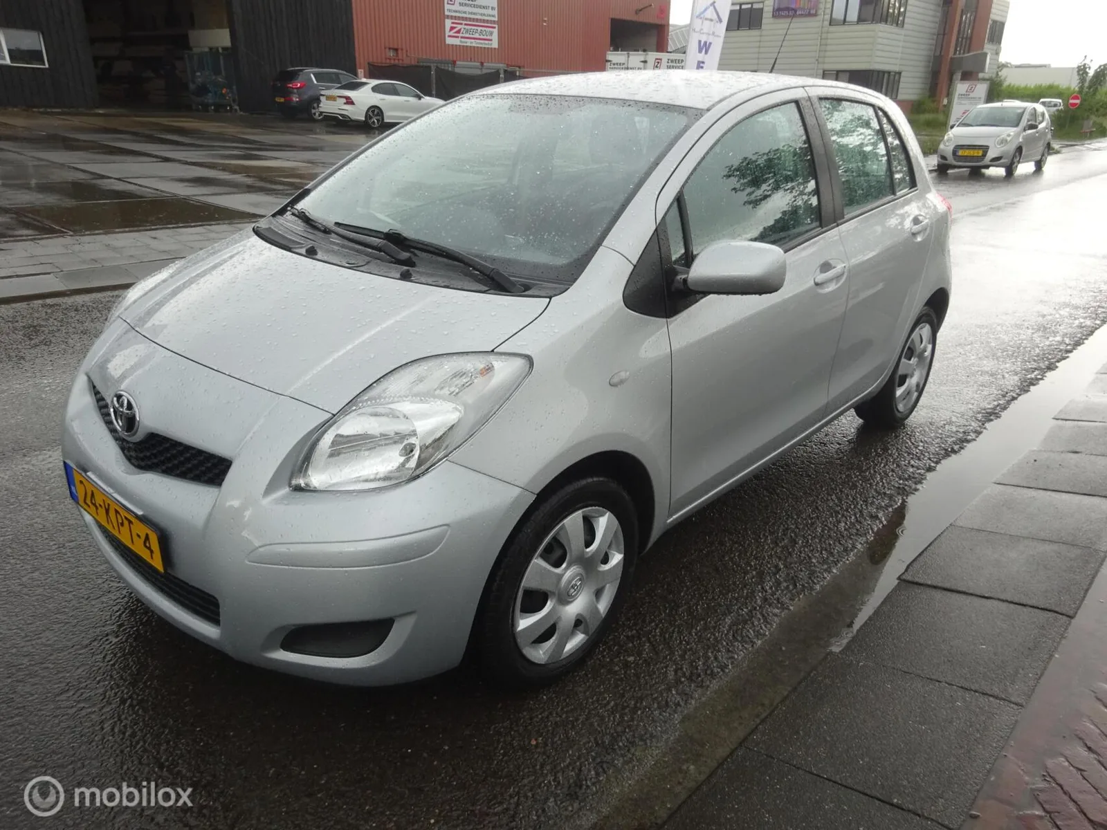 Toyota Yaris (2010) — foto 1