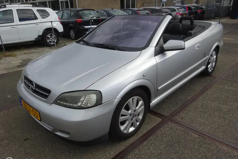 Opel Astra (2003)