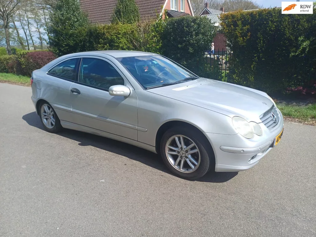 Mercedes-Benz C-Klasse (2003) — foto 1