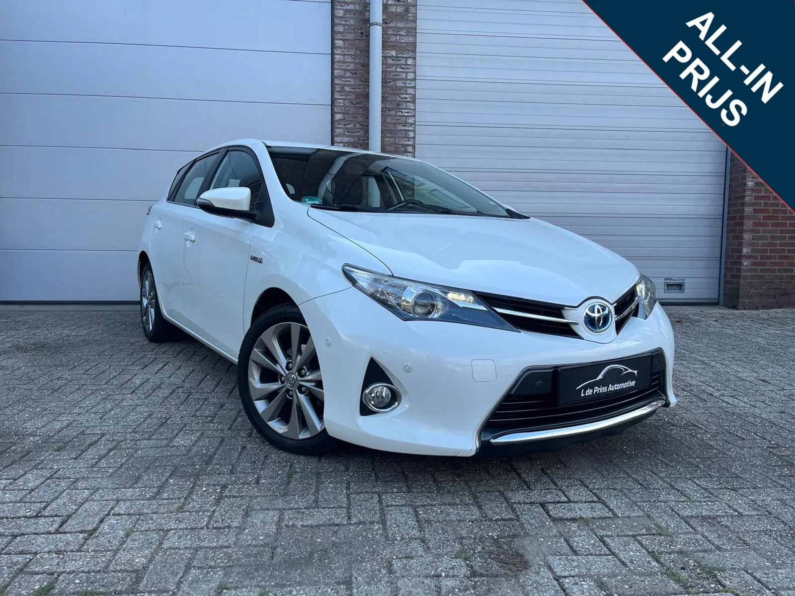 Toyota Auris (2013) — foto 1