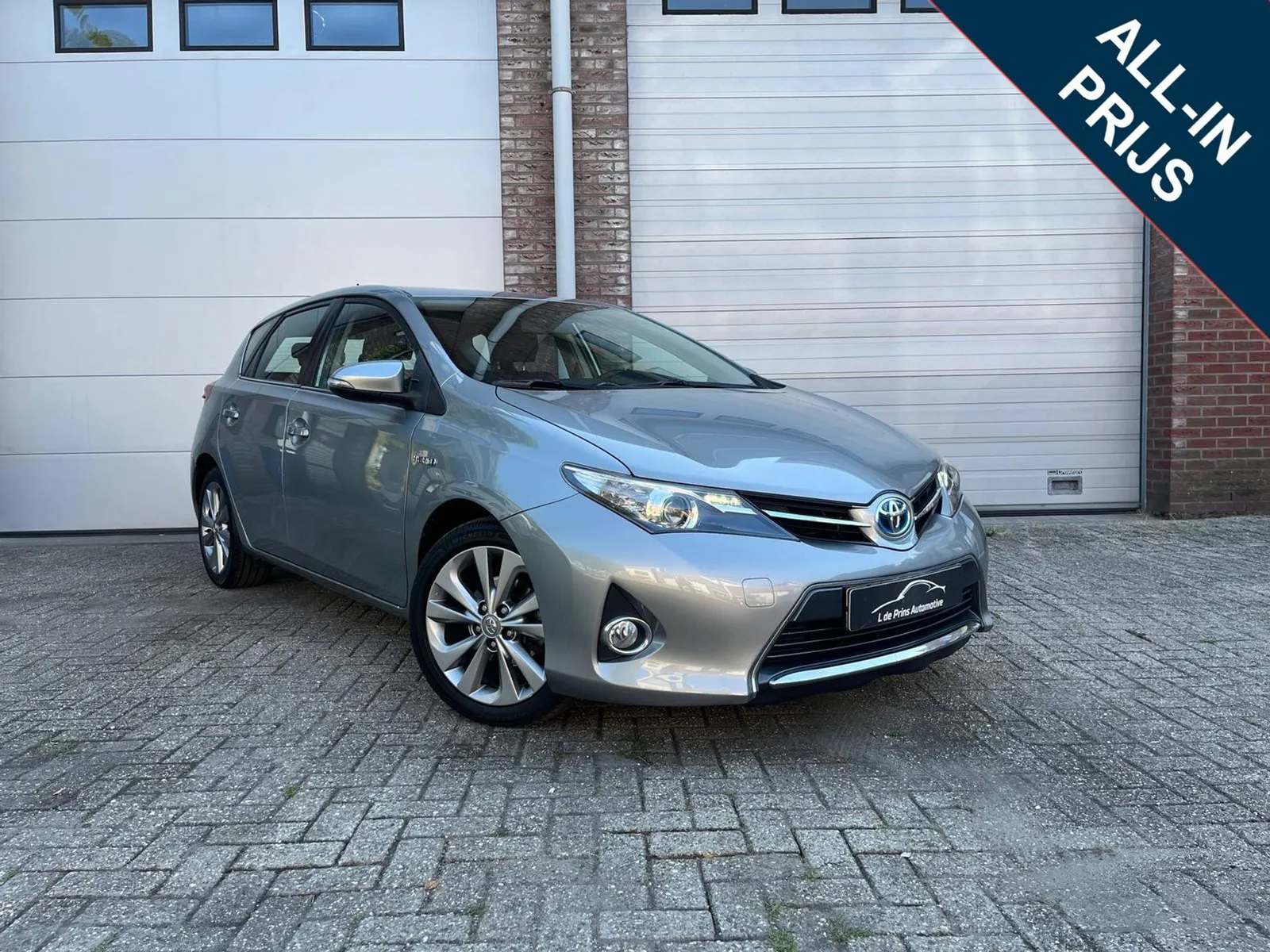 Toyota Auris (2013) — foto 1