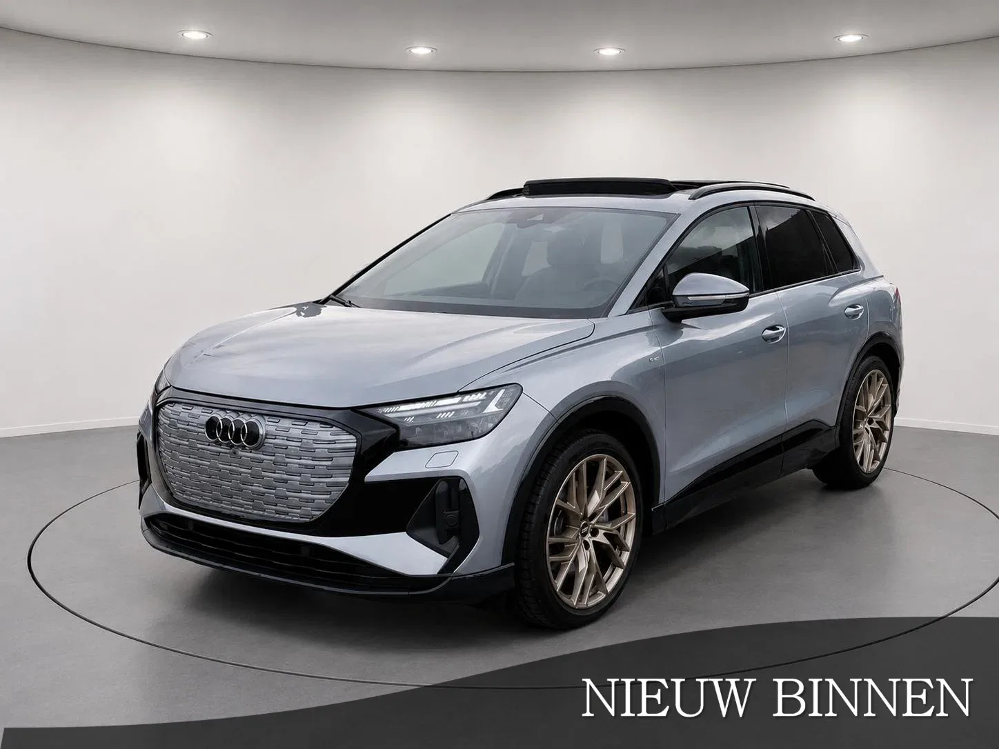 Audi Q4 e-tron (2022) — foto 1