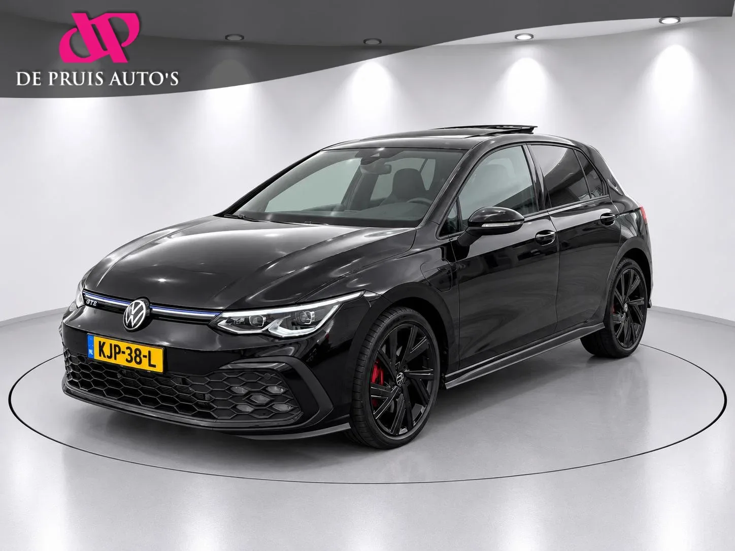 Volkswagen Golf (2022) — foto 1