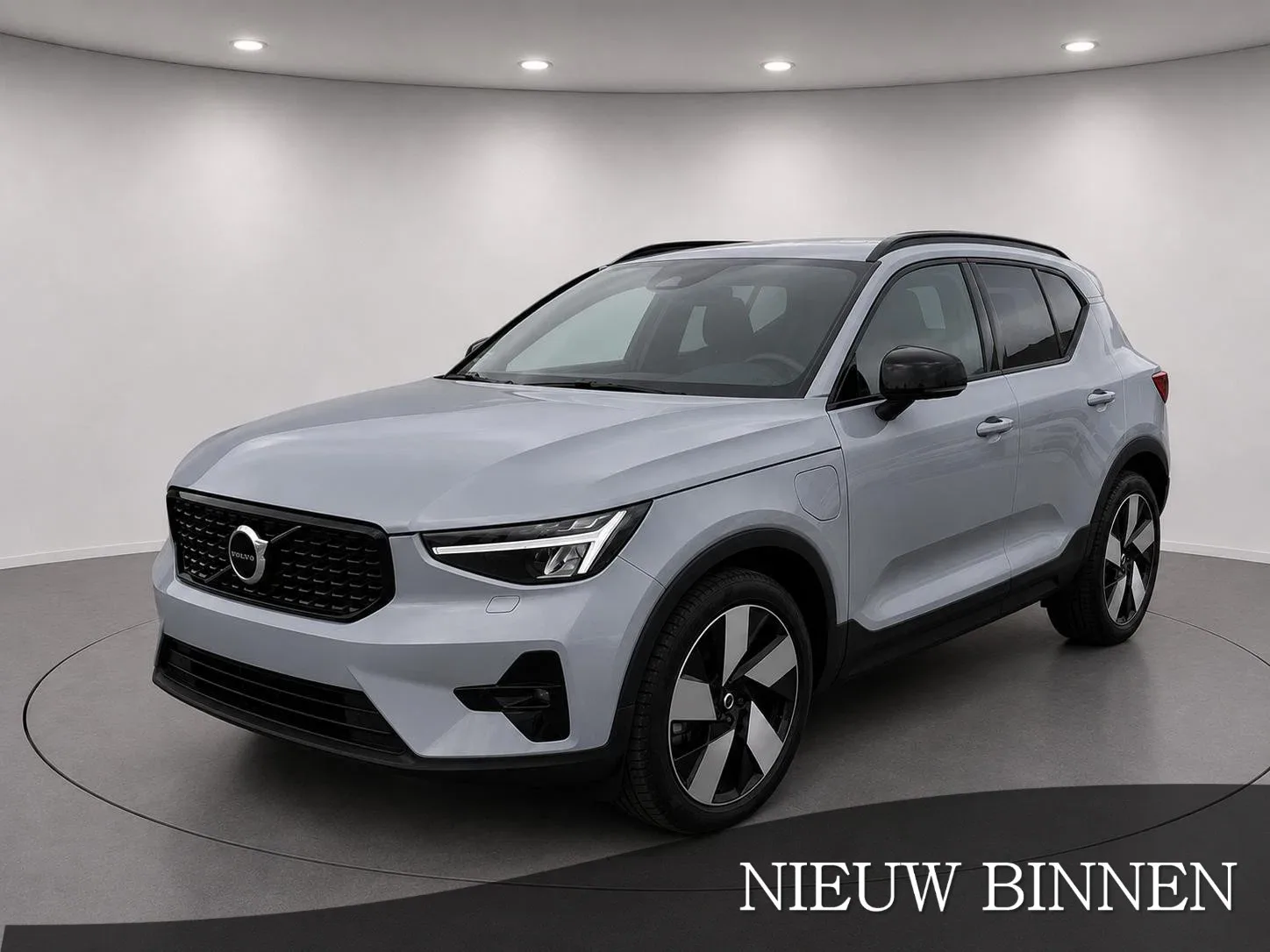 Volvo XC40 (2022) — foto 1