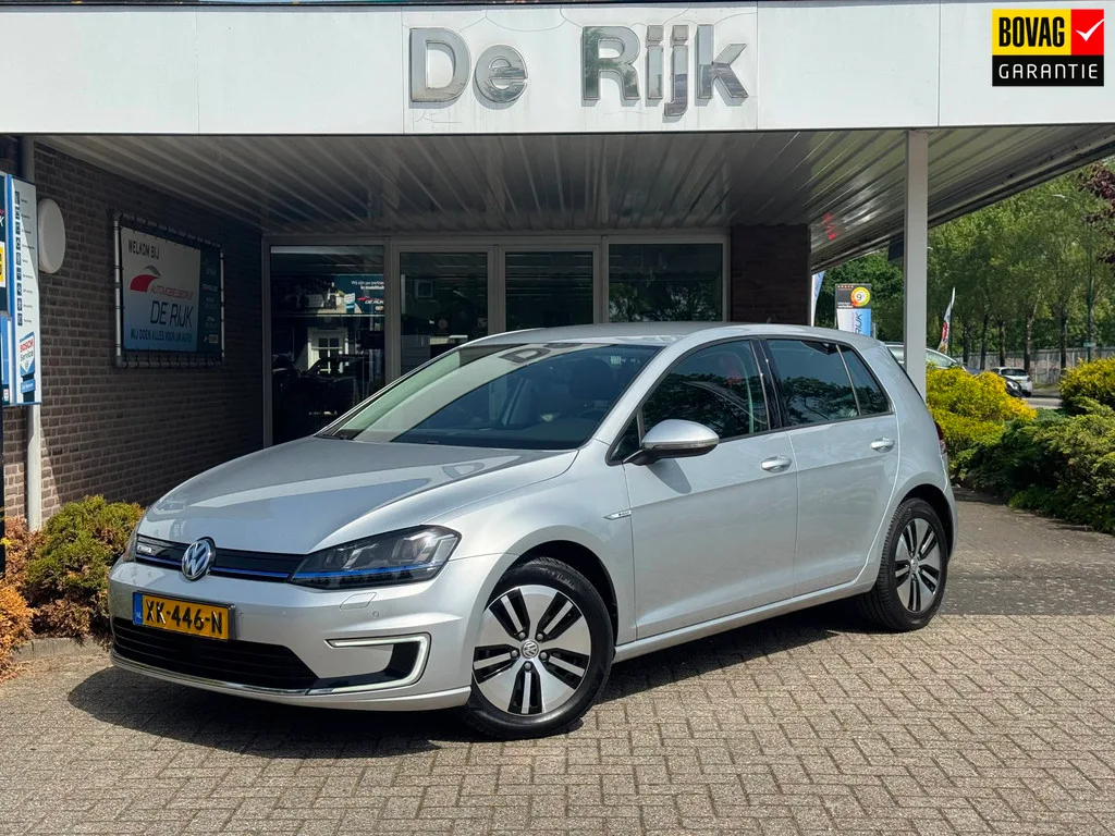 Volkswagen E-Golf (2016) — foto 1