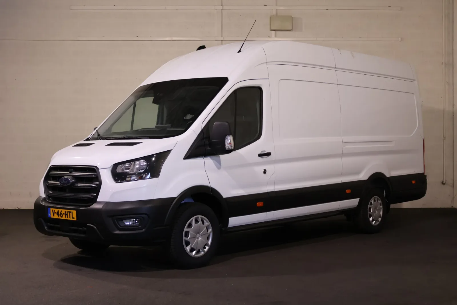 Ford Transit (2024) — foto 1