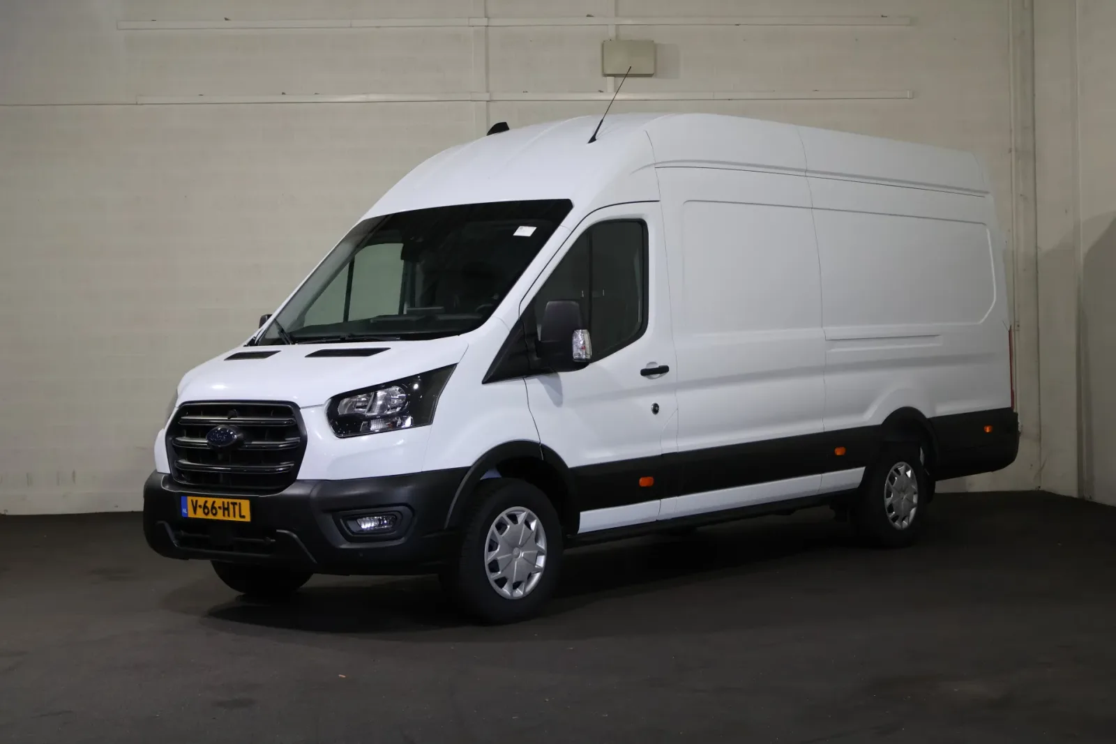 Ford Transit (2024) — foto 1
