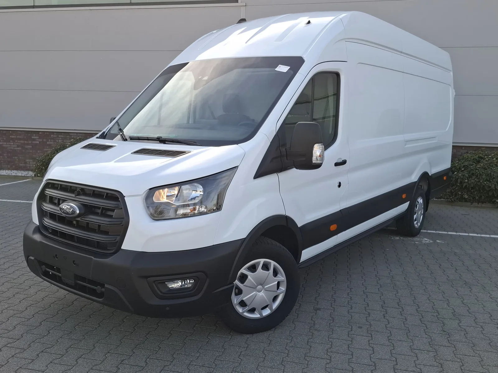 Ford Transit (2024) — foto 1