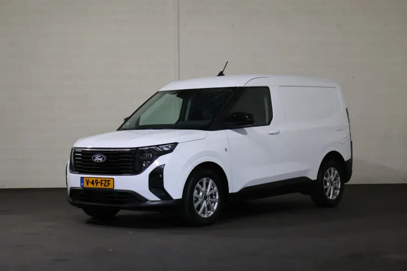 Ford Transit Courier (2024)