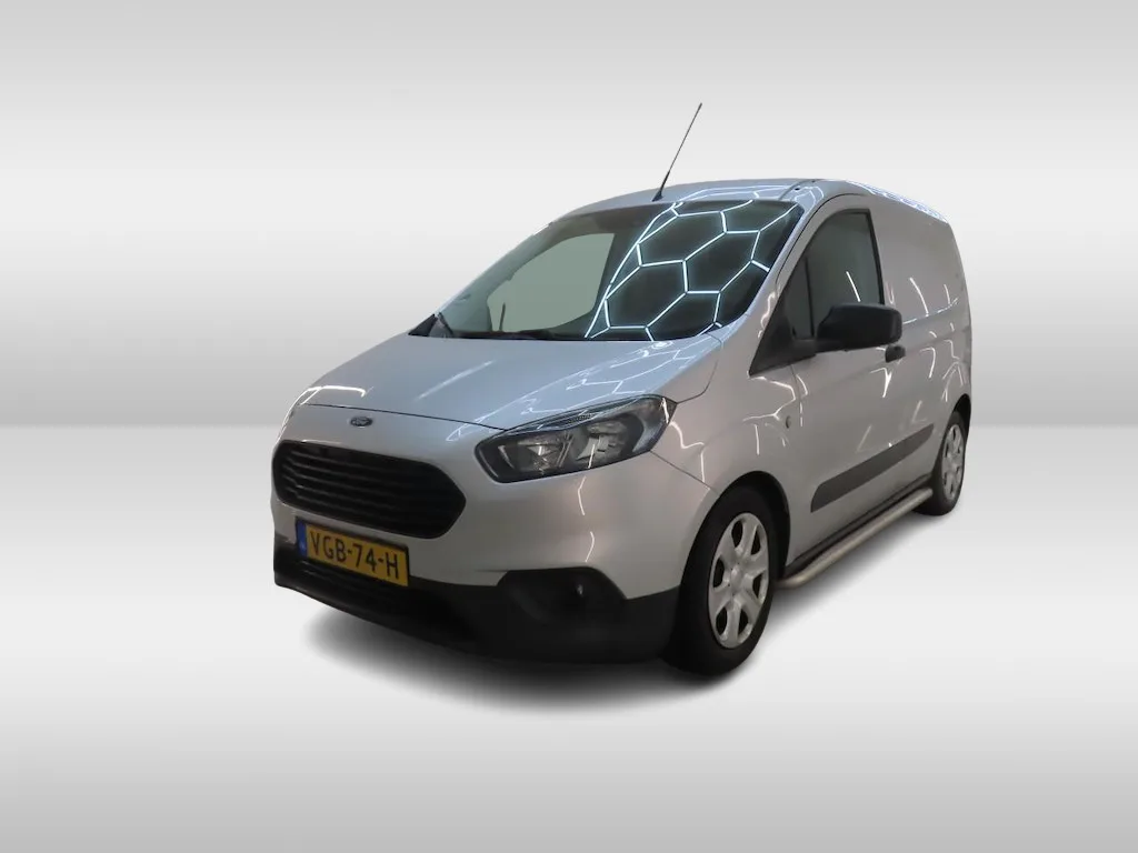 Ford Transit Courier (2020) — foto 1
