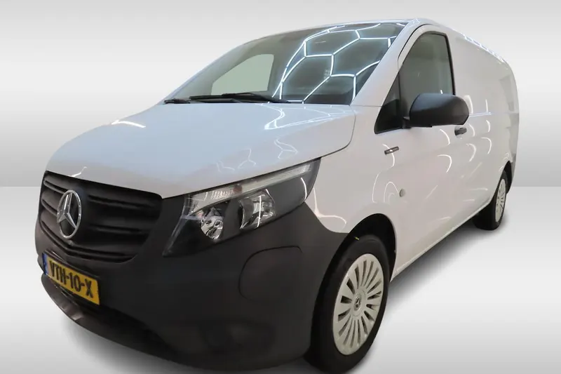 Mercedes-Benz eVito (2023)
