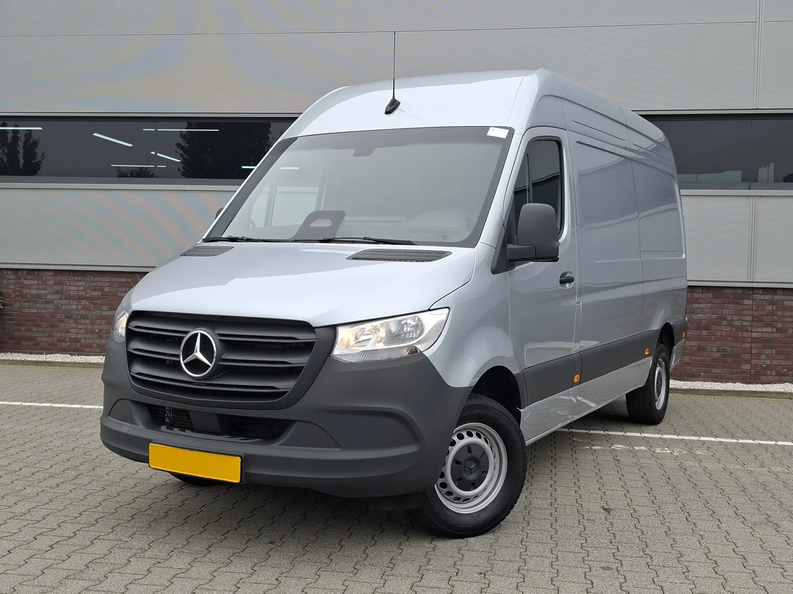 Mercedes-Benz Sprinter (2024) — foto 1