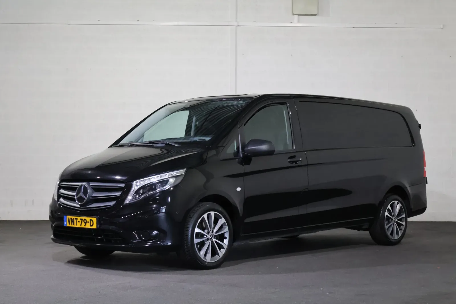 Mercedes-Benz Vito (2022) — foto 1