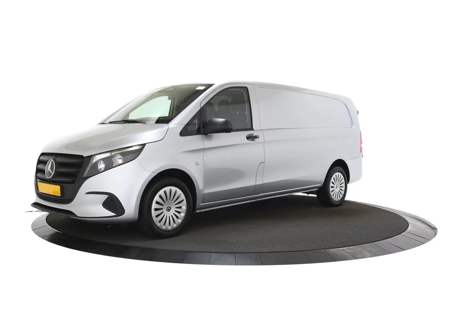 Mercedes-Benz Vito (2024) — foto 1