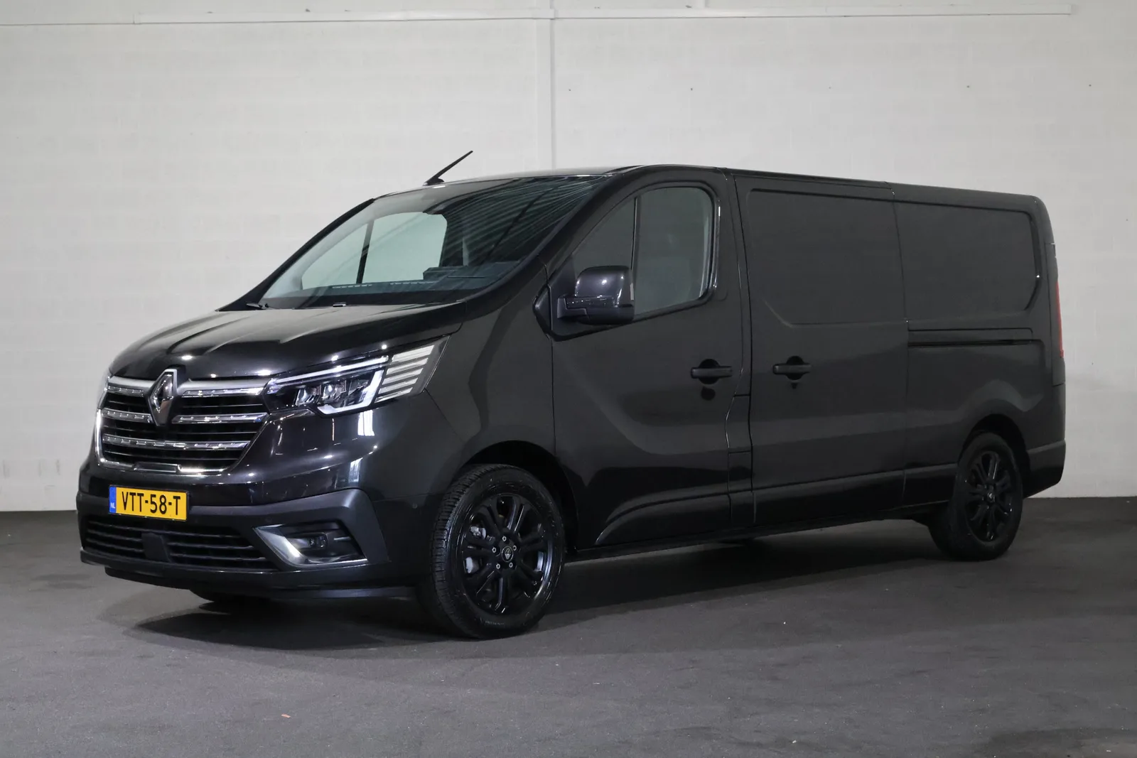 Renault Trafic (2023) — foto 1