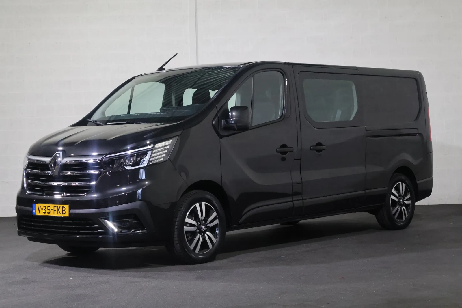 Renault Trafic (2024) — foto 1