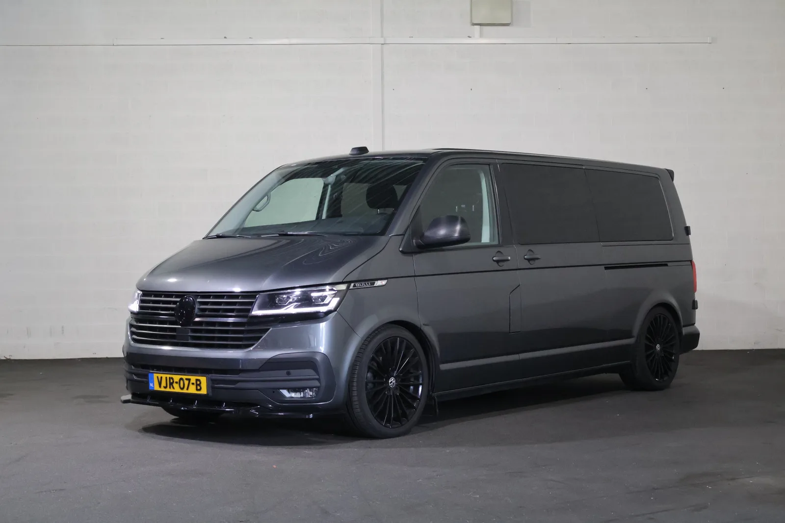 Volkswagen Transporter (2021) — foto 1