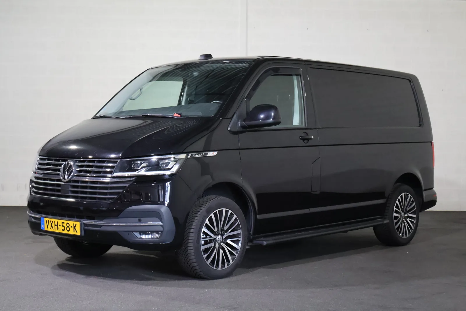 Volkswagen Transporter (2023) — foto 1