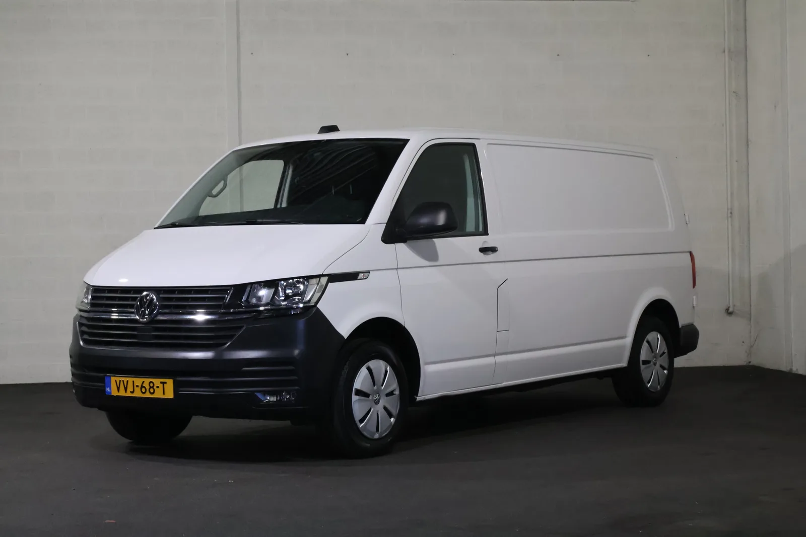 Volkswagen Transporter (2023) — foto 1