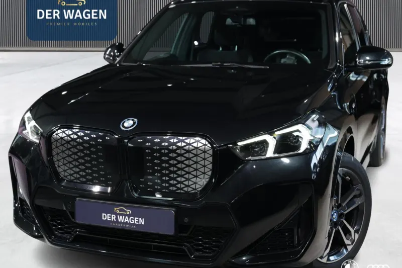 BMW iX1 (2024)