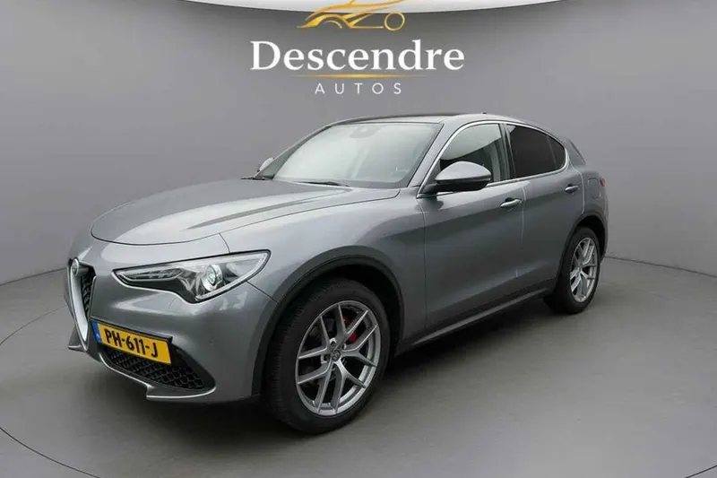 Alfa Romeo Stelvio (2017)