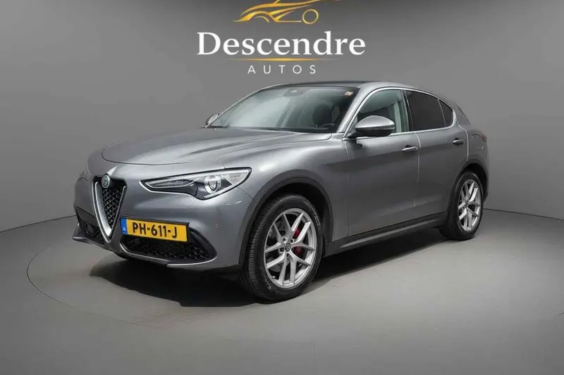 Alfa Romeo Stelvio (2017)