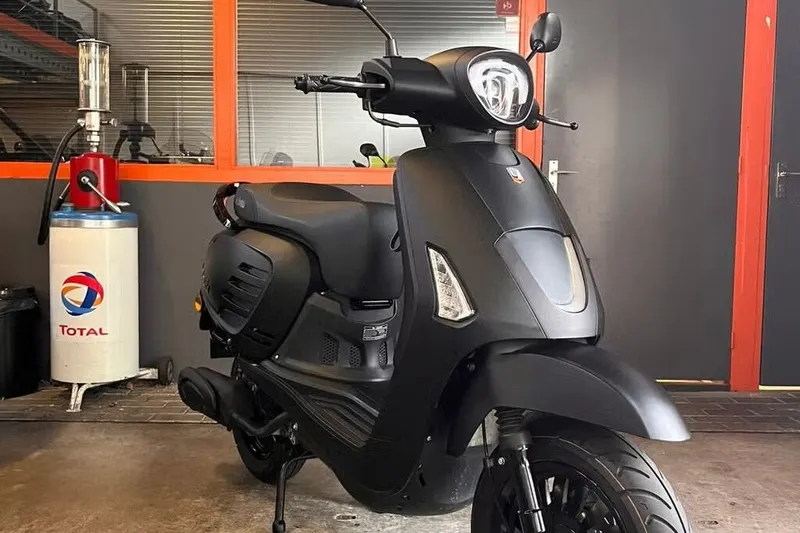 Foto van La Souris La Souris designo motorscooter 125 Souris motorscooter 125 Bewaren