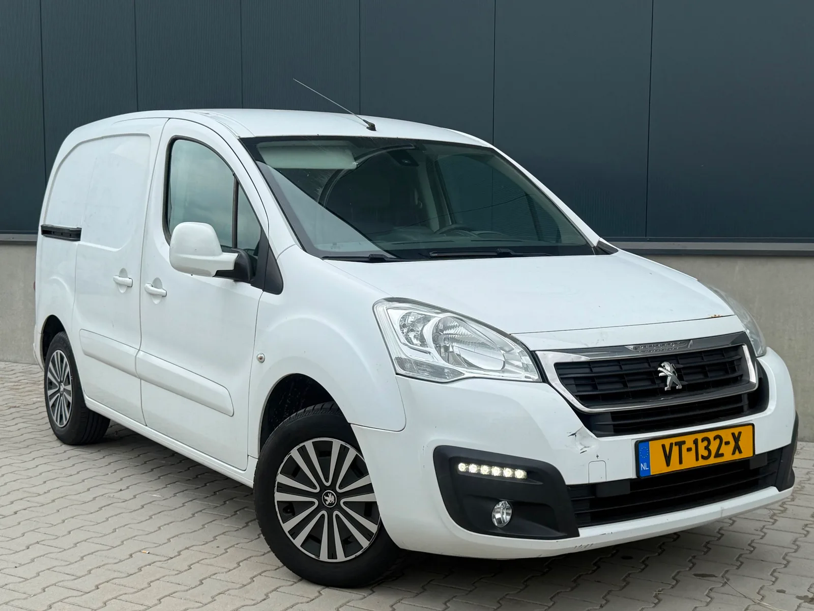 Peugeot Partner (2016) — foto 1