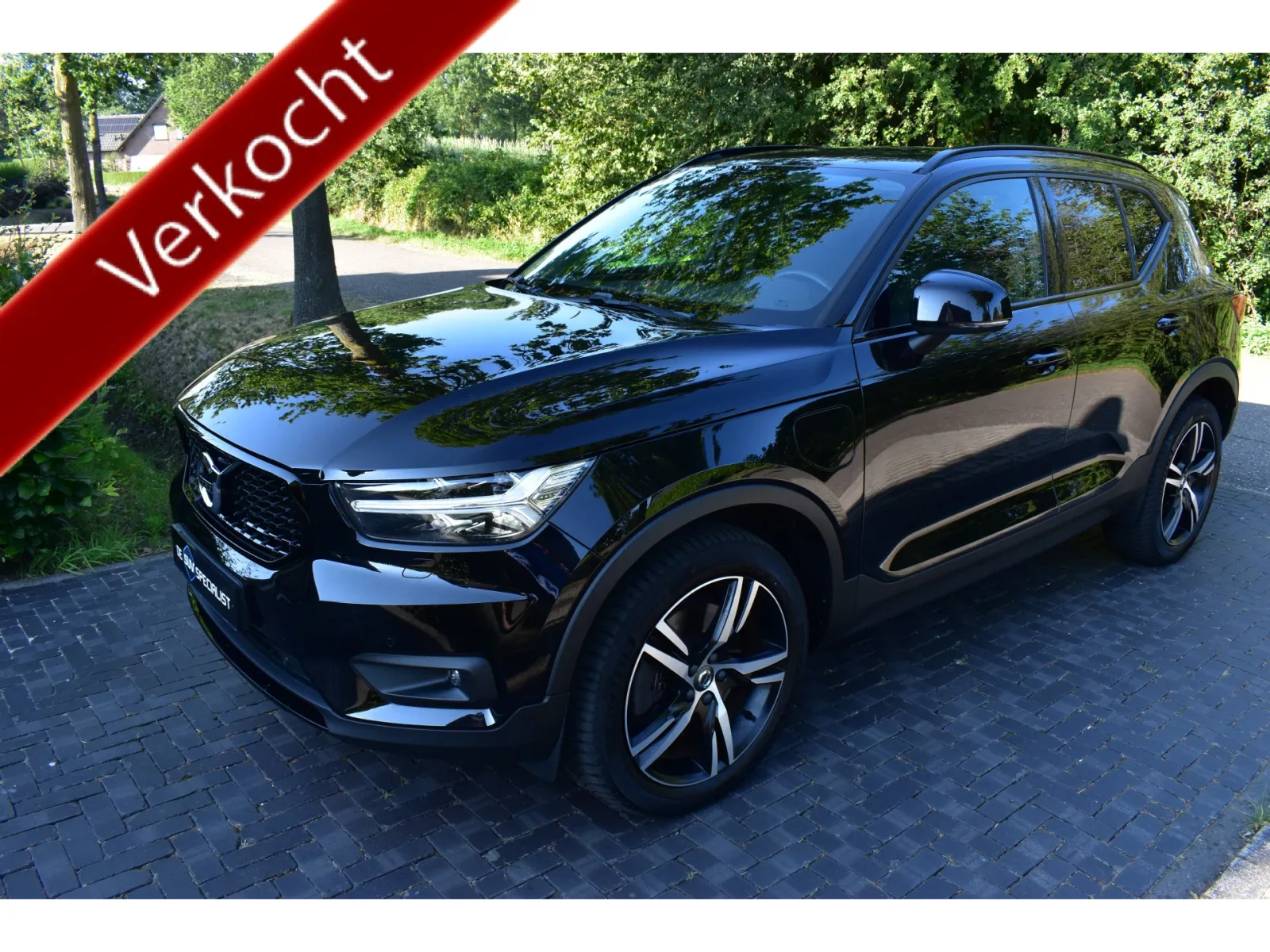 Volvo XC40 (2021) — foto 1