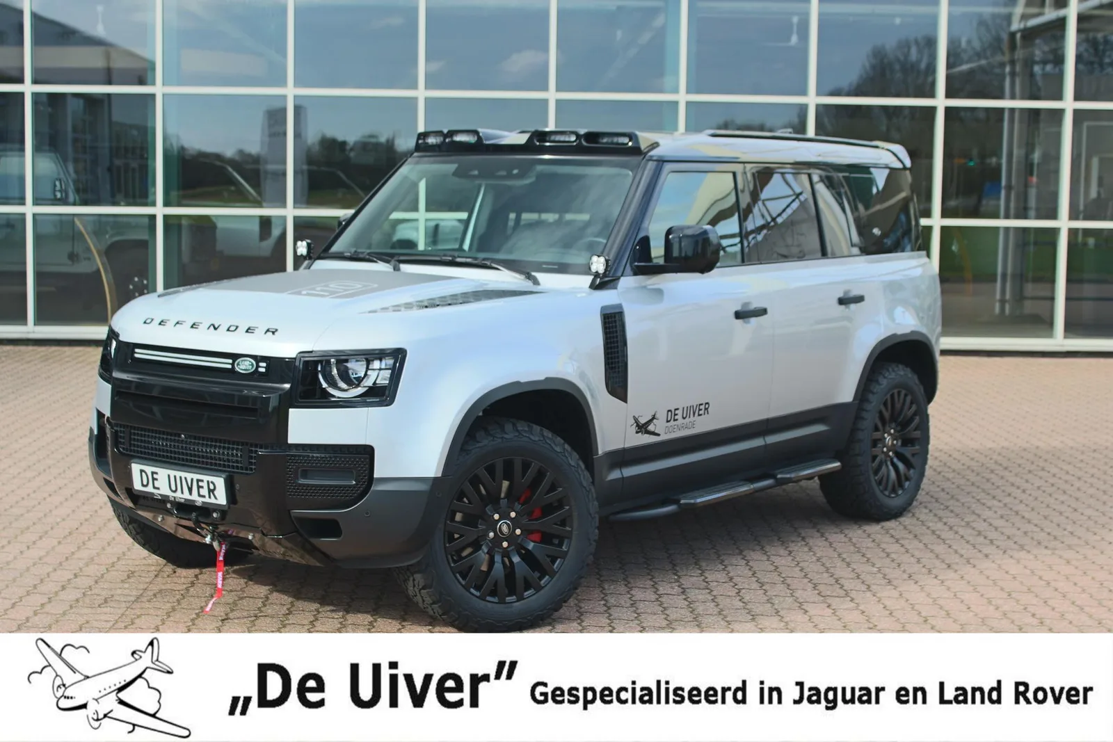 Land Rover Defender (2020) — foto 1