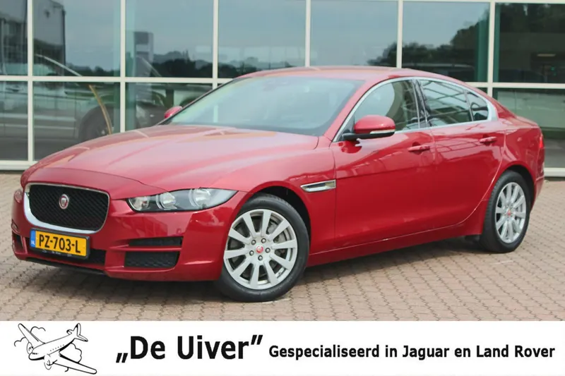 Jaguar XE (2017)