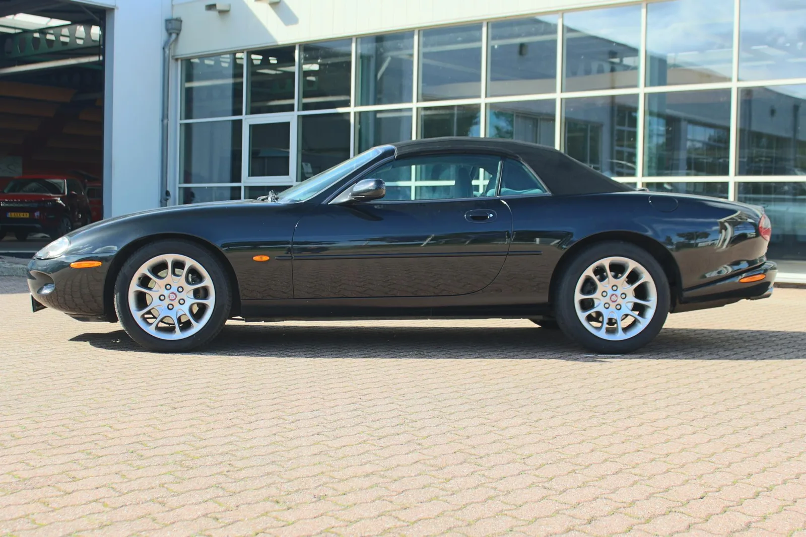Jaguar XKR (1999) — foto 1