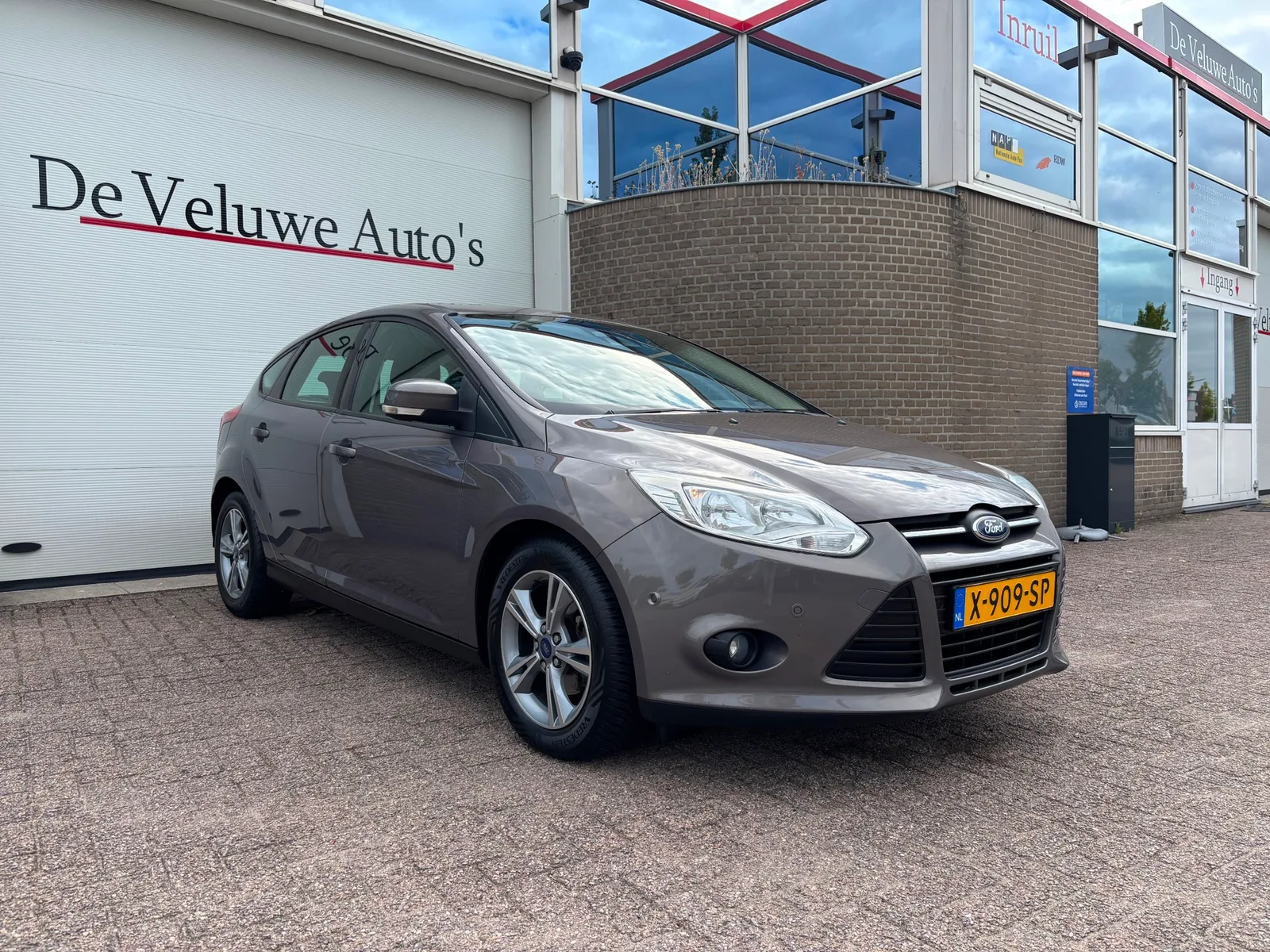 Ford Focus (2012) — foto 1