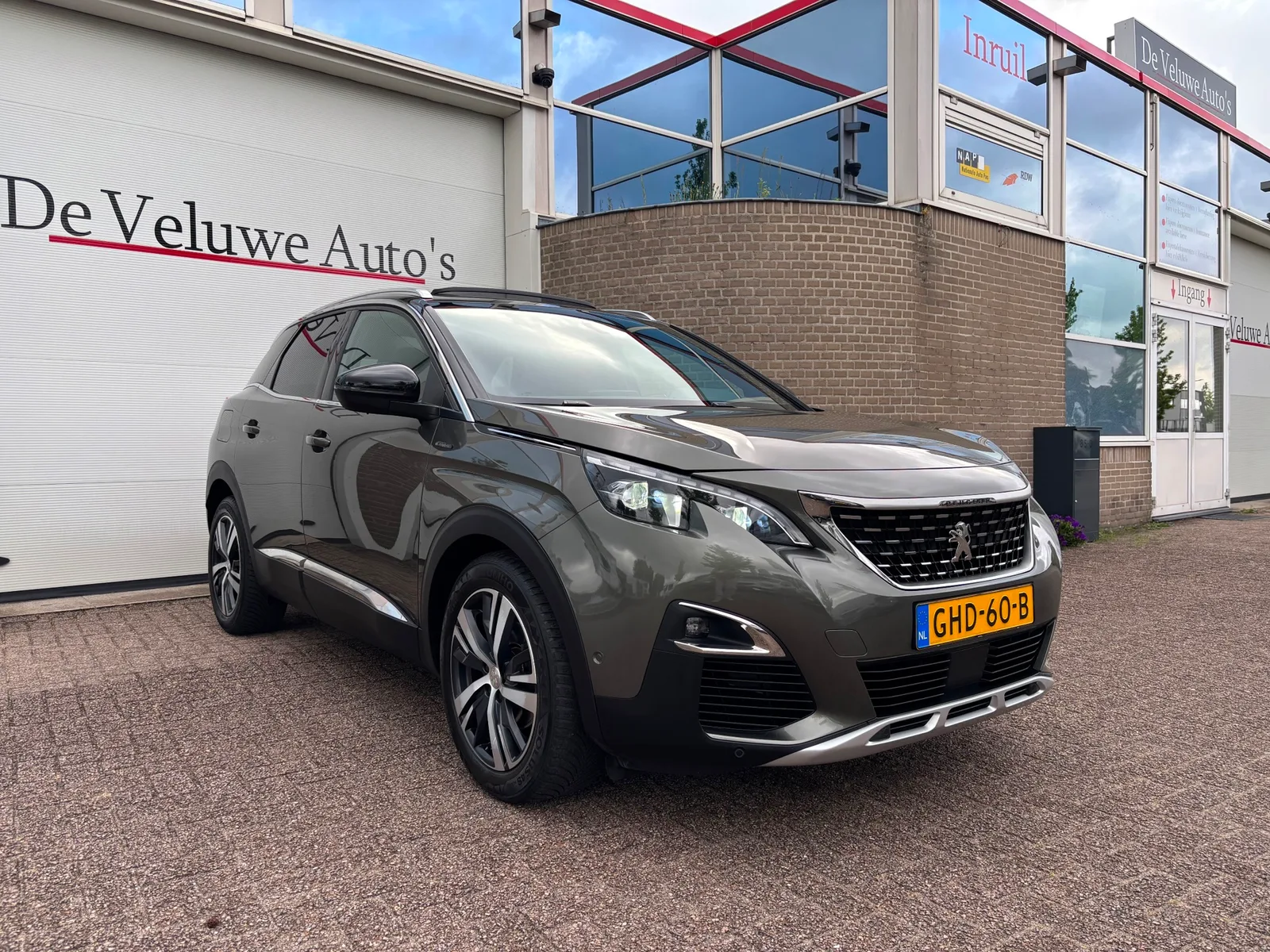Peugeot 3008 (2016) — foto 1