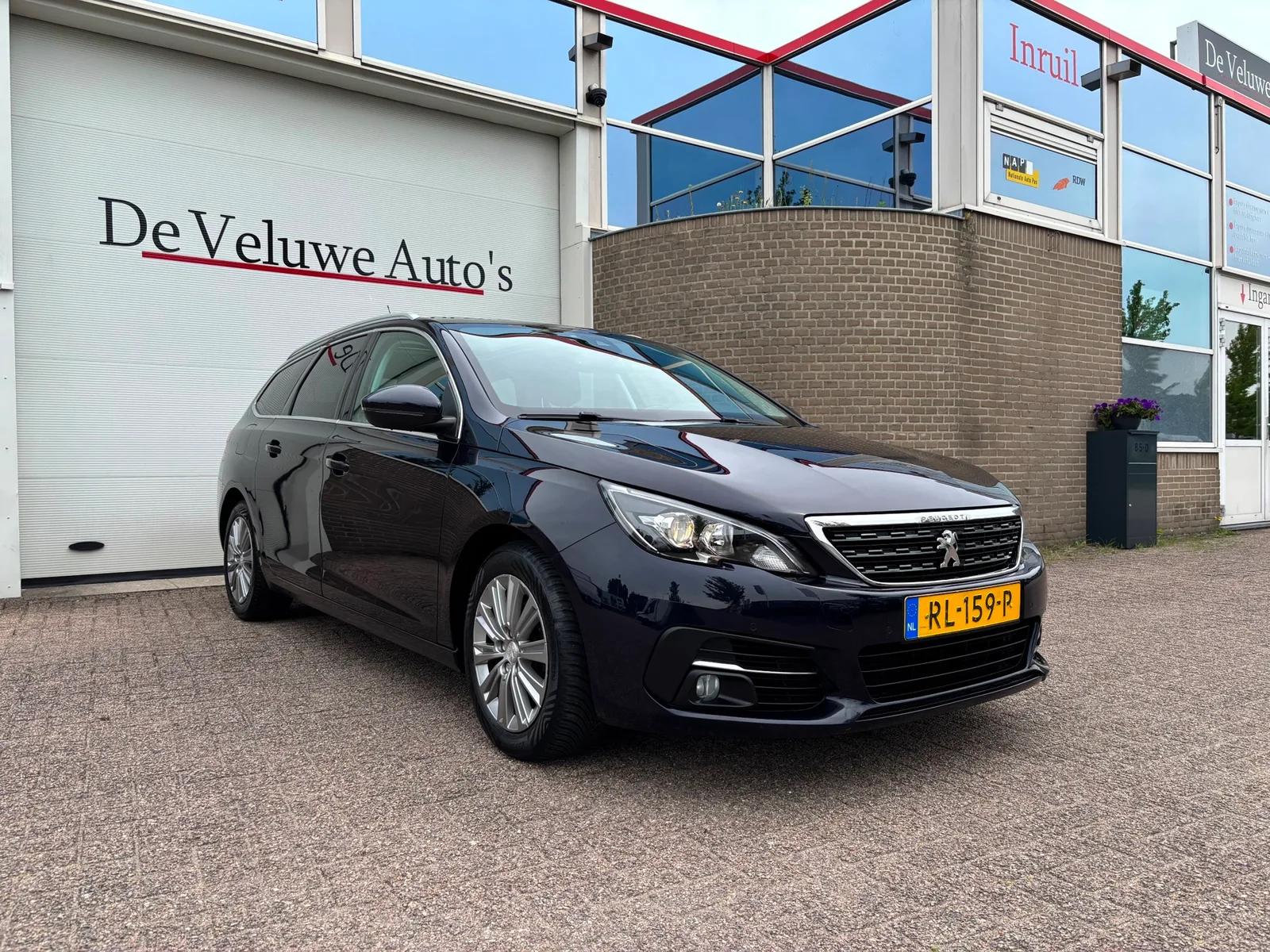 Peugeot 308 (2018) — foto 1