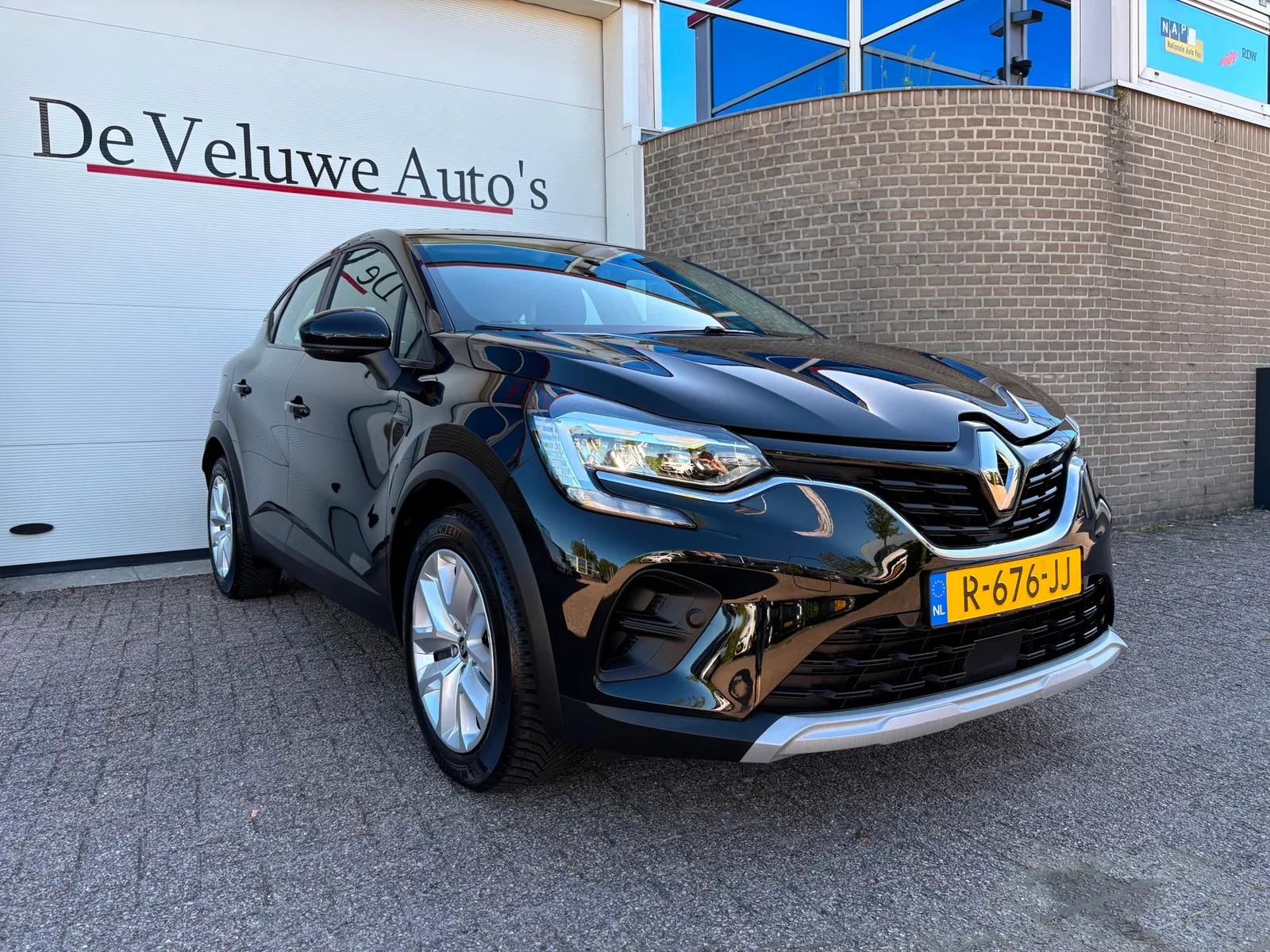 Renault Captur (2022) — foto 1