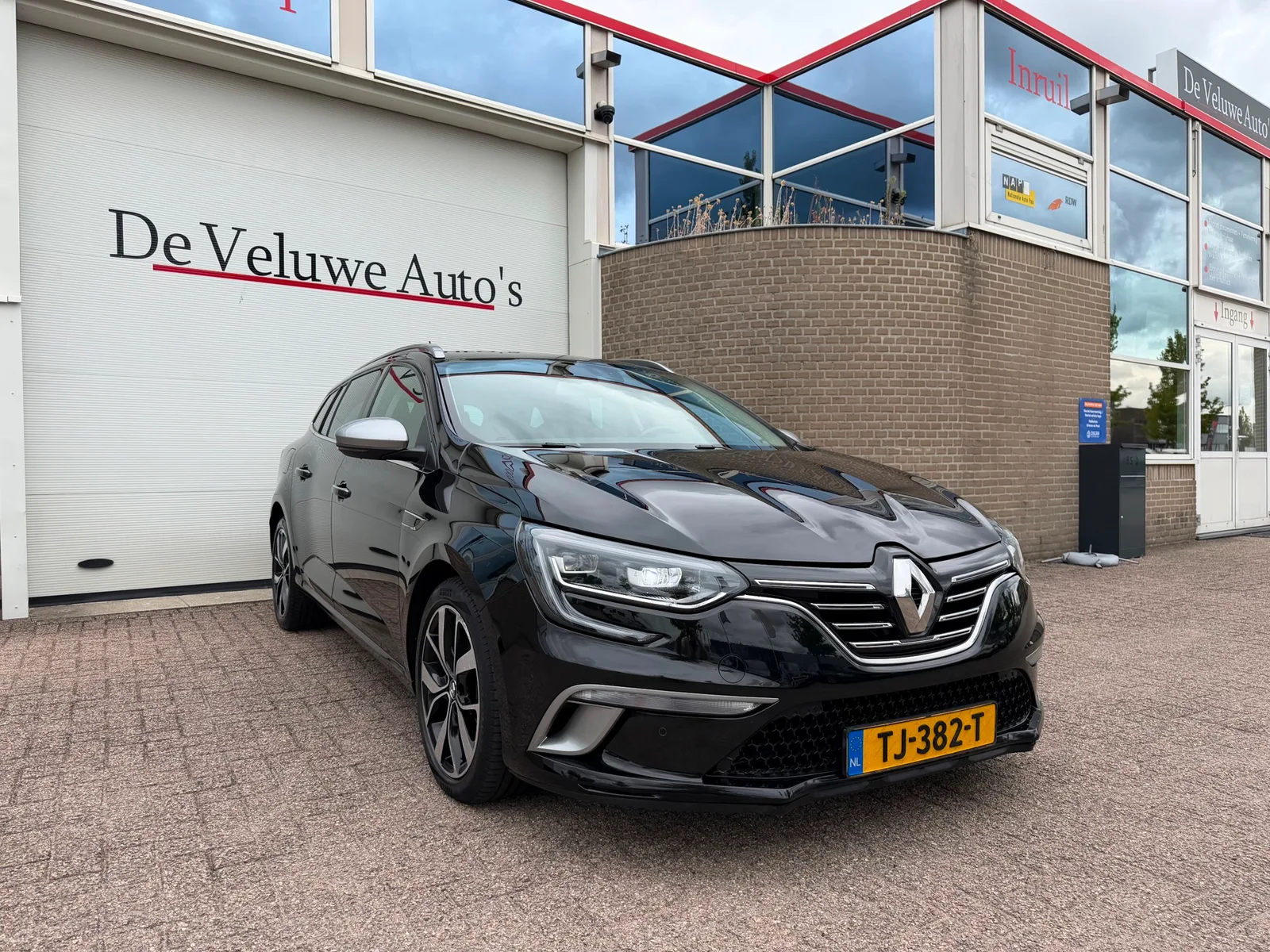 Renault Mégane (2018) — foto 1