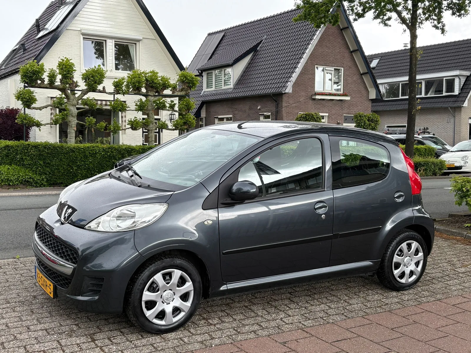 Peugeot 107 (2011) — foto 1