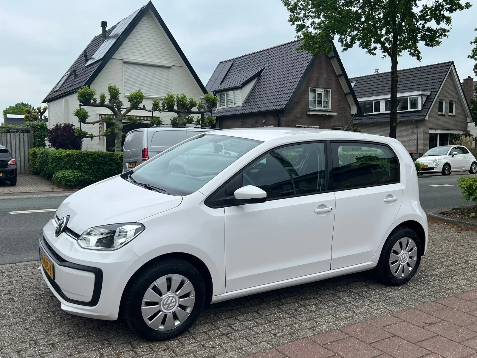 Volkswagen Up! (2018) — foto 1