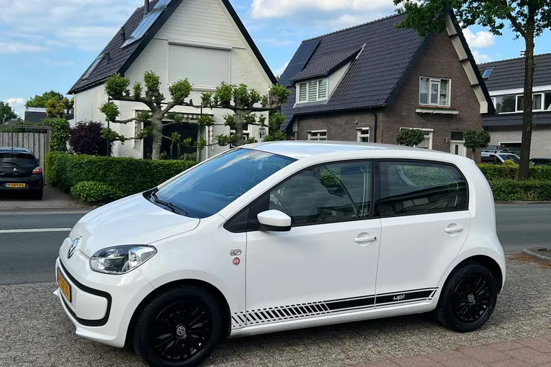 Volkswagen Up! (2013)