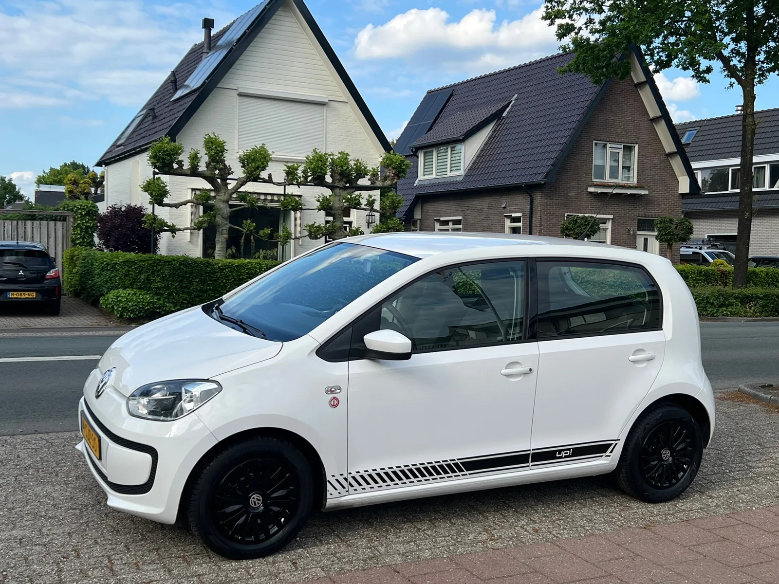 Volkswagen Up! (2013) — foto 1
