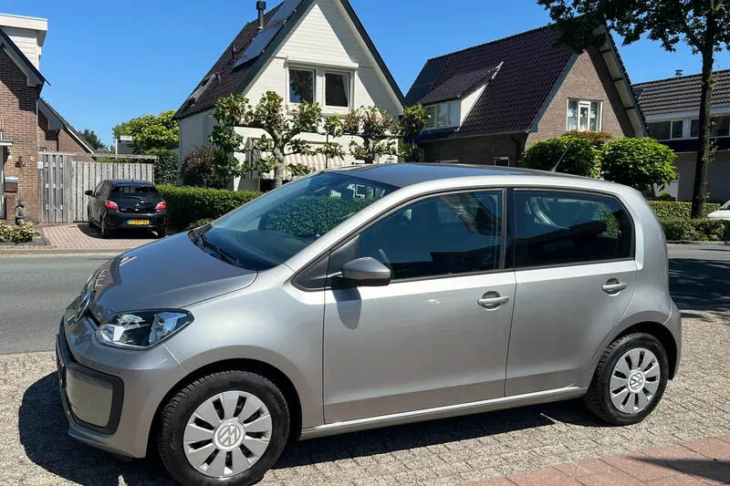 Volkswagen Up! (2017)