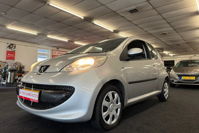 Peugeot 107 (2006)