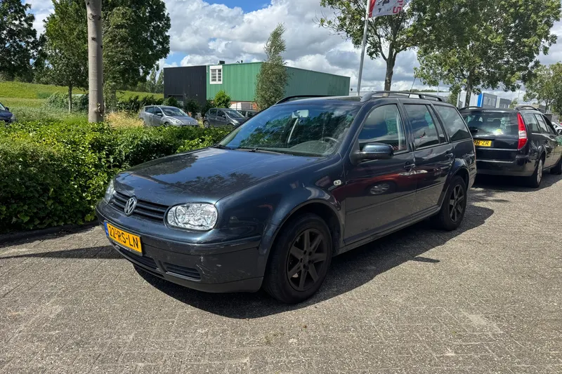Volkswagen Golf (2005)